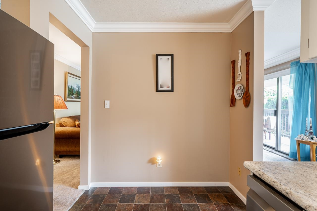 Kitchen Photo of 134 31955 Old Yale Road, Abbotsford, BC