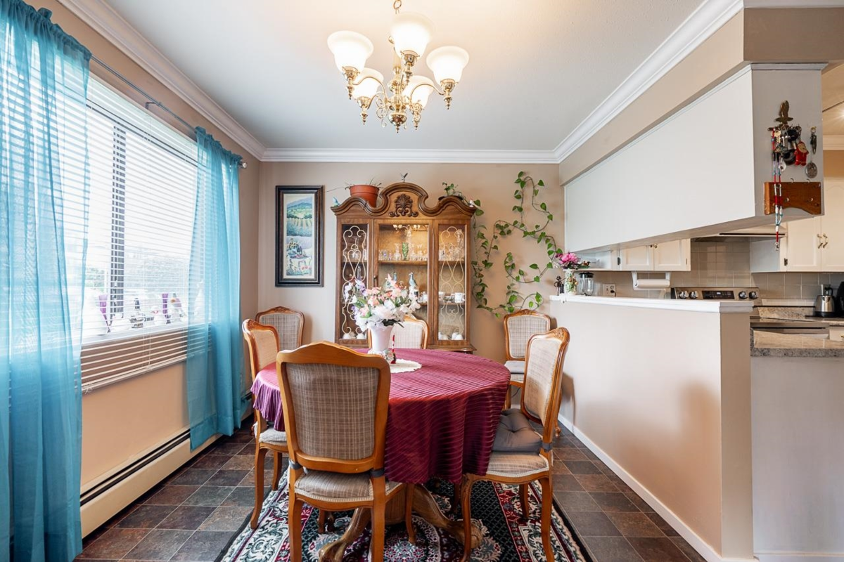 Walk-In Closet Photo of 134 31955 Old Yale Road, Abbotsford, BC