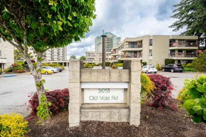 Front Yard Photo of 134 31955 Old Yale Road, Abbotsford, BC