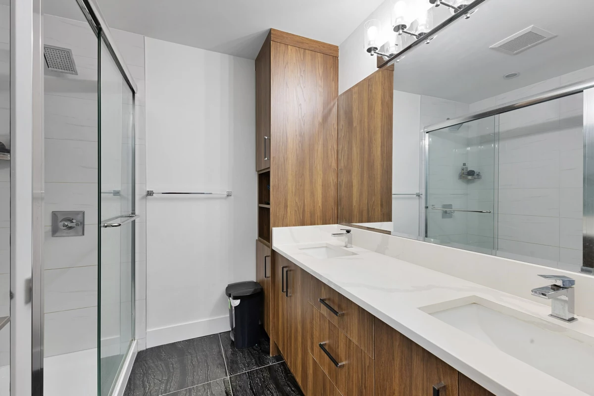 Primary Bathroom Photo of 15 9652 162a Street, Surrey, BC