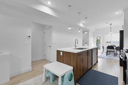 Hallway Photo of 15 9652 162a Street, Surrey, BC
