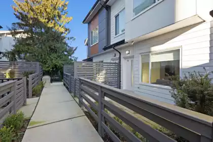 15 9652 162a Street, Surrey, BC