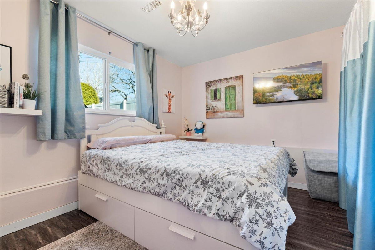 Backyard Photo of 32747 Mcrae Avenue, Mission, BC