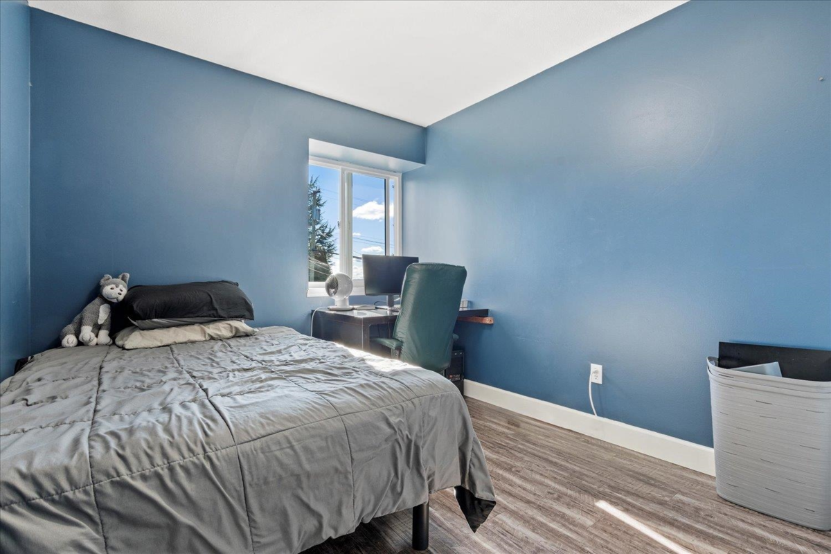 Garage Interior Photo of 32747 Mcrae Avenue, Mission, BC