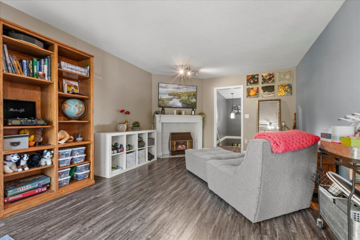 Guest Bathroom Photo of 32747 Mcrae Avenue, Mission, BC