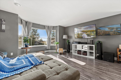 Breakfast Nook Photo of 32747 Mcrae Avenue, Mission, BC