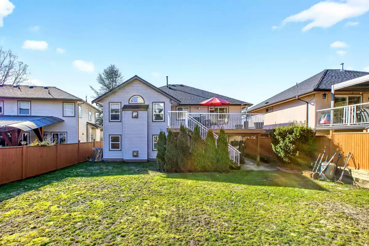 Outdoor Kitchen Photo of 23706 Tamarack Lane, Maple Ridge, BC