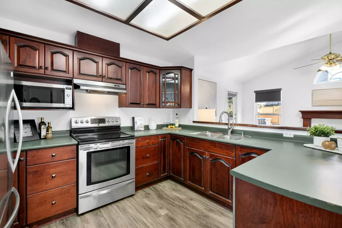 Pantry Photo of 23706 Tamarack Lane, Maple Ridge, BC