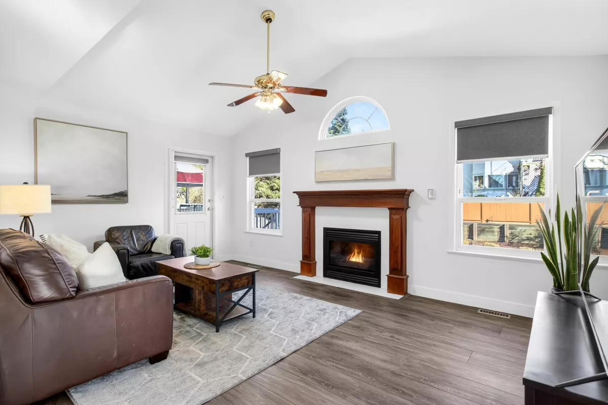 Primary Bedroom Photo of 23706 Tamarack Lane, Maple Ridge, BC