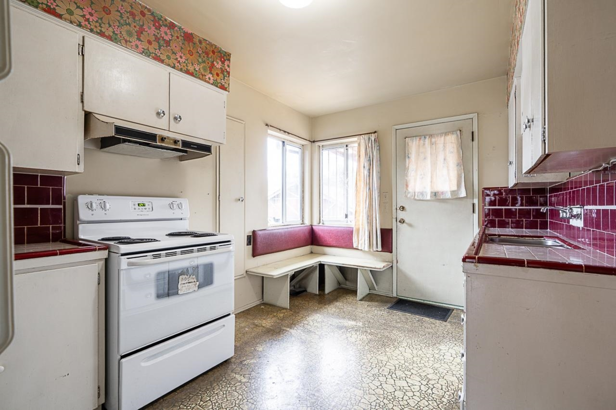 Breakfast Nook Photo of 3484 E 25th Avenue, Vancouver, BC