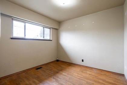 Powder Room Photo of 3484 E 25th Avenue, Vancouver, BC