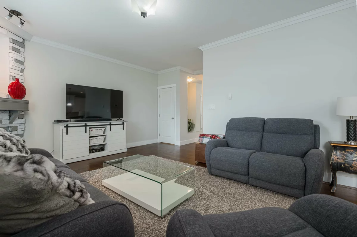 Breakfast Nook Photo of 9 34130 Old Yale Road, Abbotsford, BC