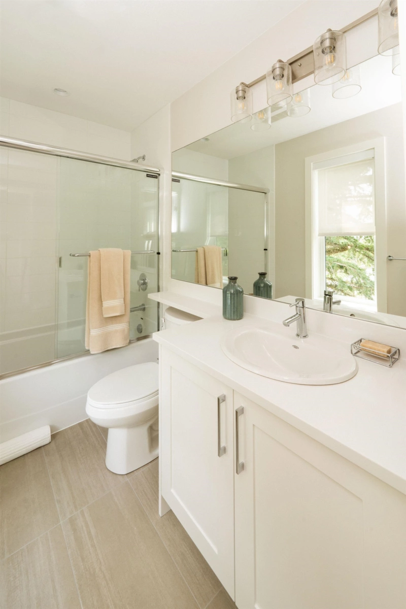 Kitchen Island Photo of 137 1833 165a Street, Surrey, BC