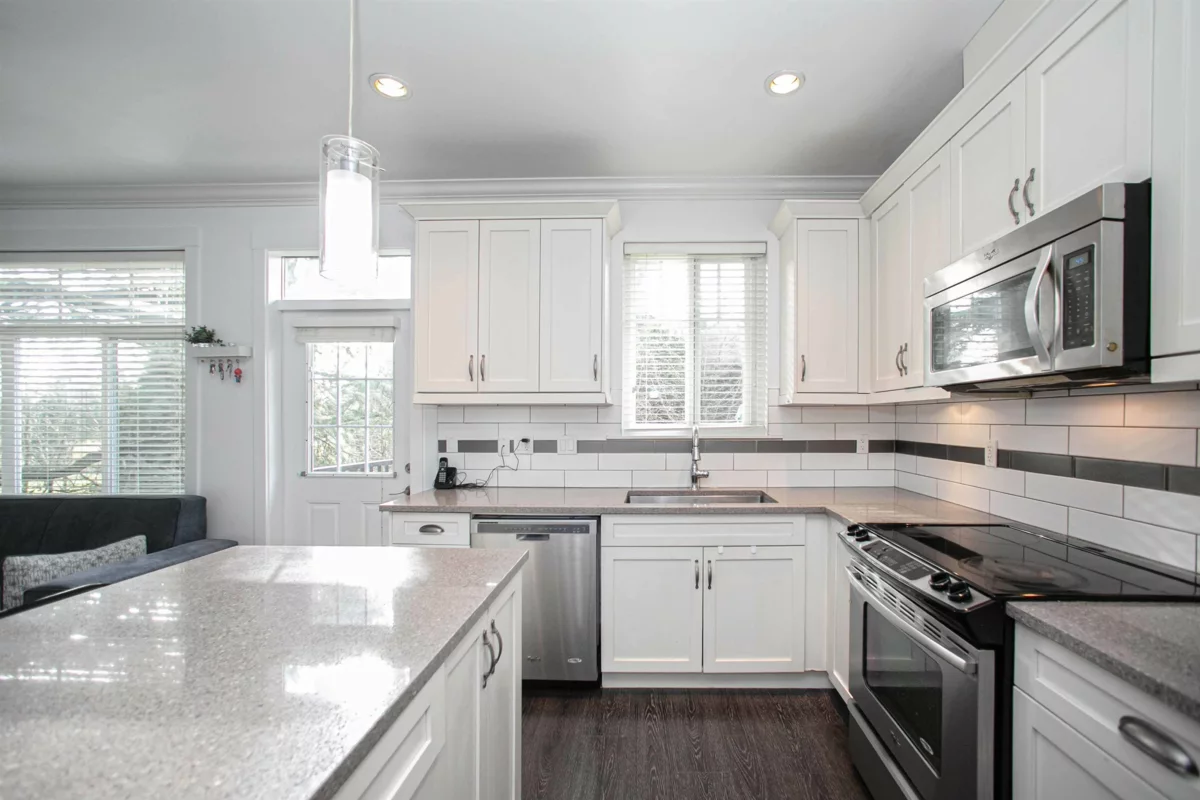 Kitchen Photo of 19 6929 142 Street, Surrey, BC