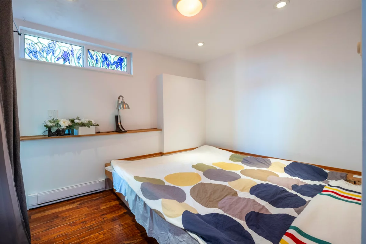 Front Yard Photo of 936 Alderside Road, Port Moody, BC