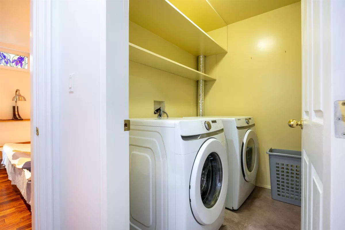 Hot Tub / Spa Photo of 936 Alderside Road, Port Moody, BC