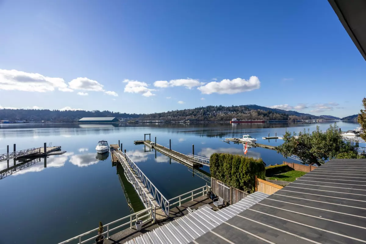 Kitchen Photo of 936 Alderside Road, Port Moody, BC