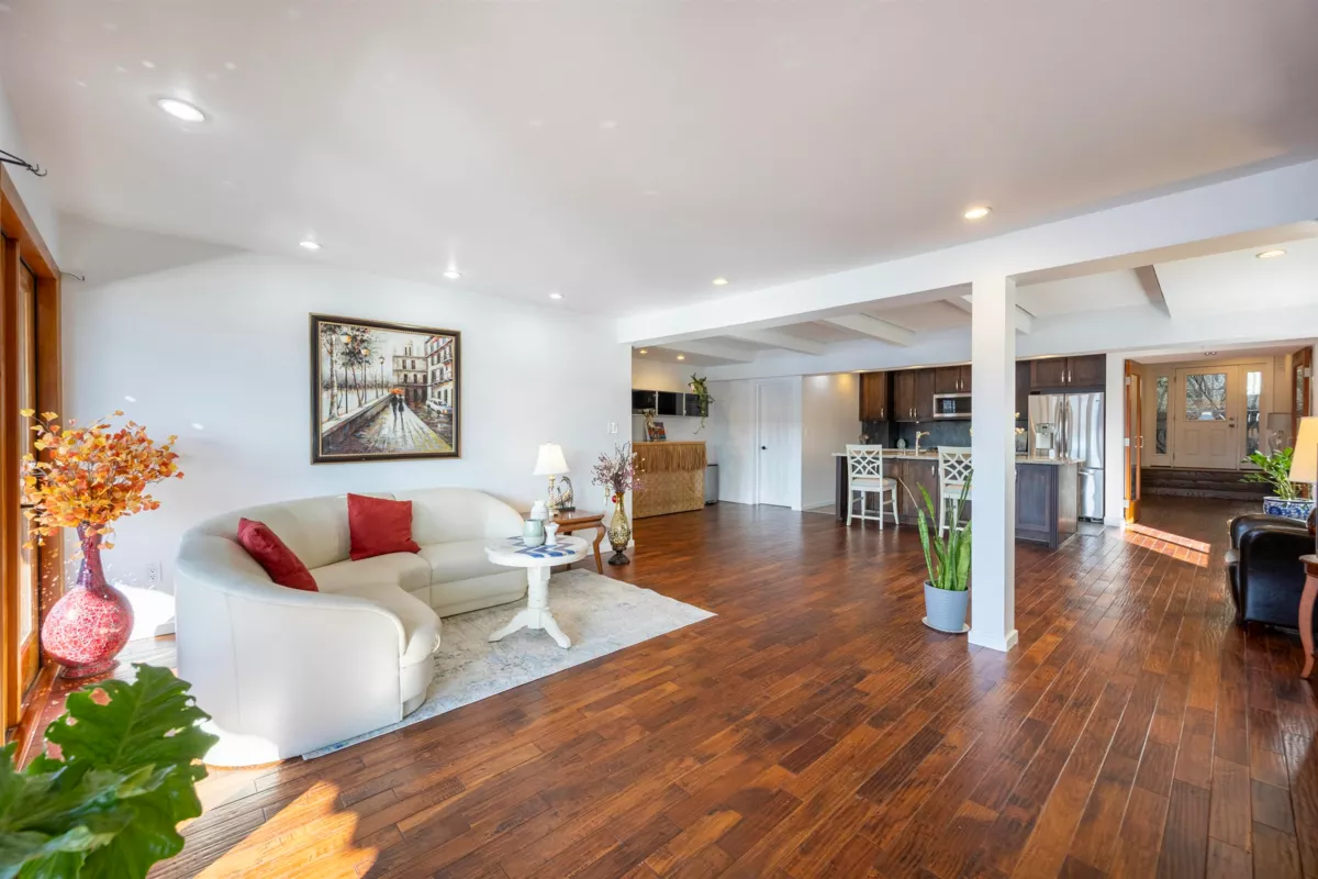 Pantry Photo of 936 Alderside Road, Port Moody, BC