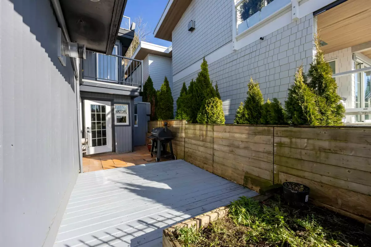 Powder Room Photo of 936 Alderside Road, Port Moody, BC