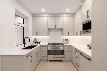 Kitchen Photo of 3 2976 W 13th Avenue, Vancouver, BC