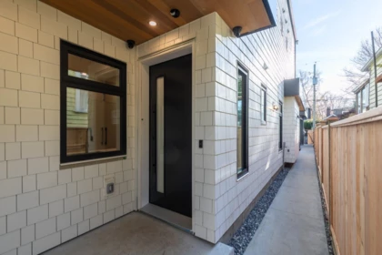 3 2976 W 13th Avenue, Vancouver, BC