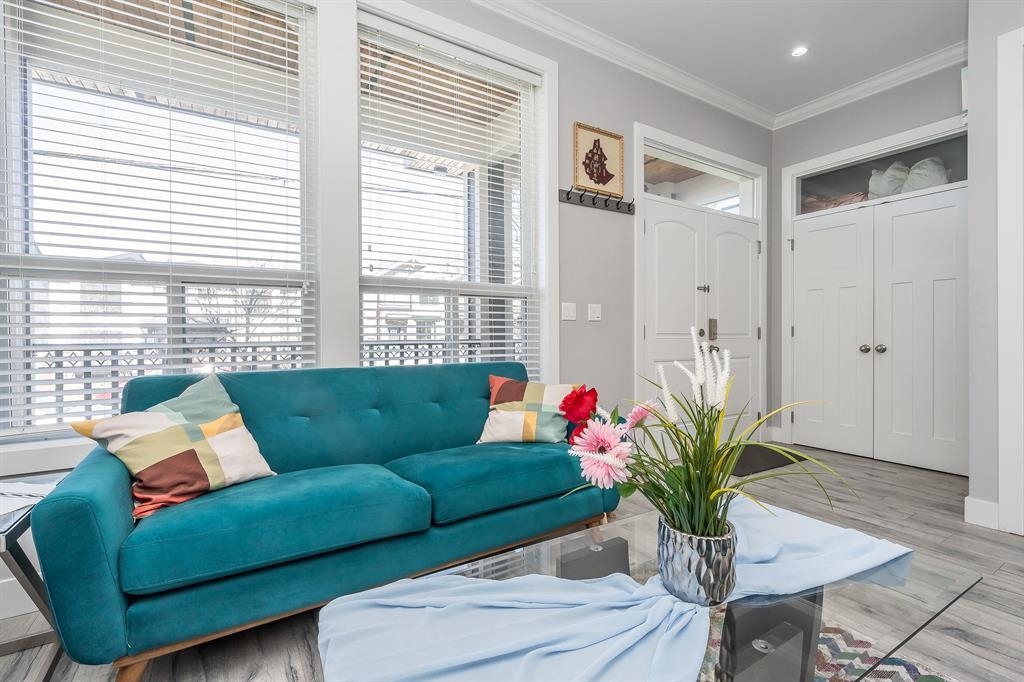 Family Room Photo of 14036 60 Avenue, Surrey, BC