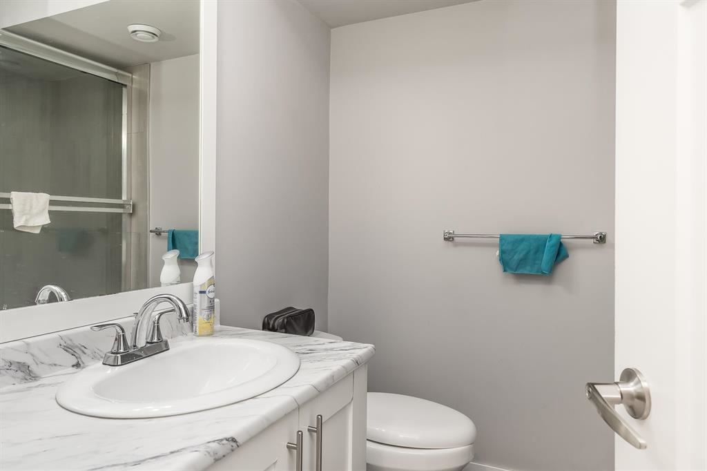 Front Yard Photo of 14036 60 Avenue, Surrey, BC