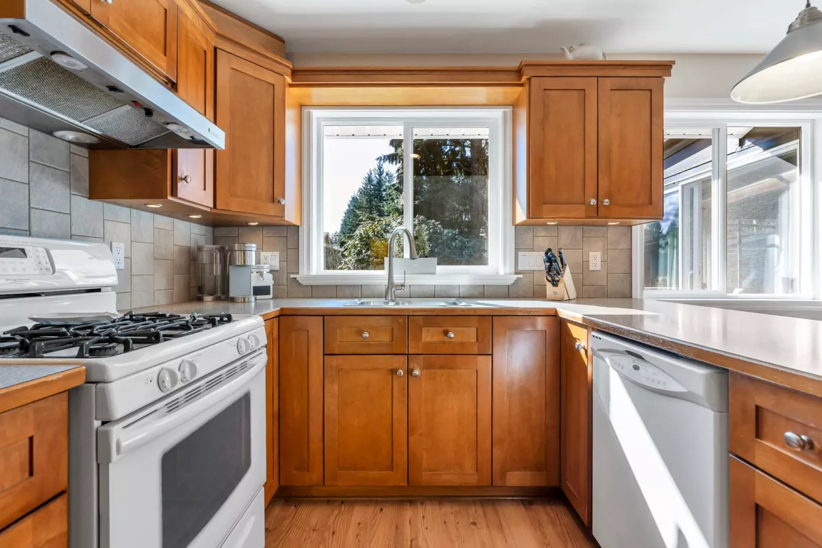 Office / Den Photo of 2122 Anita Drive, Port Coquitlam, BC