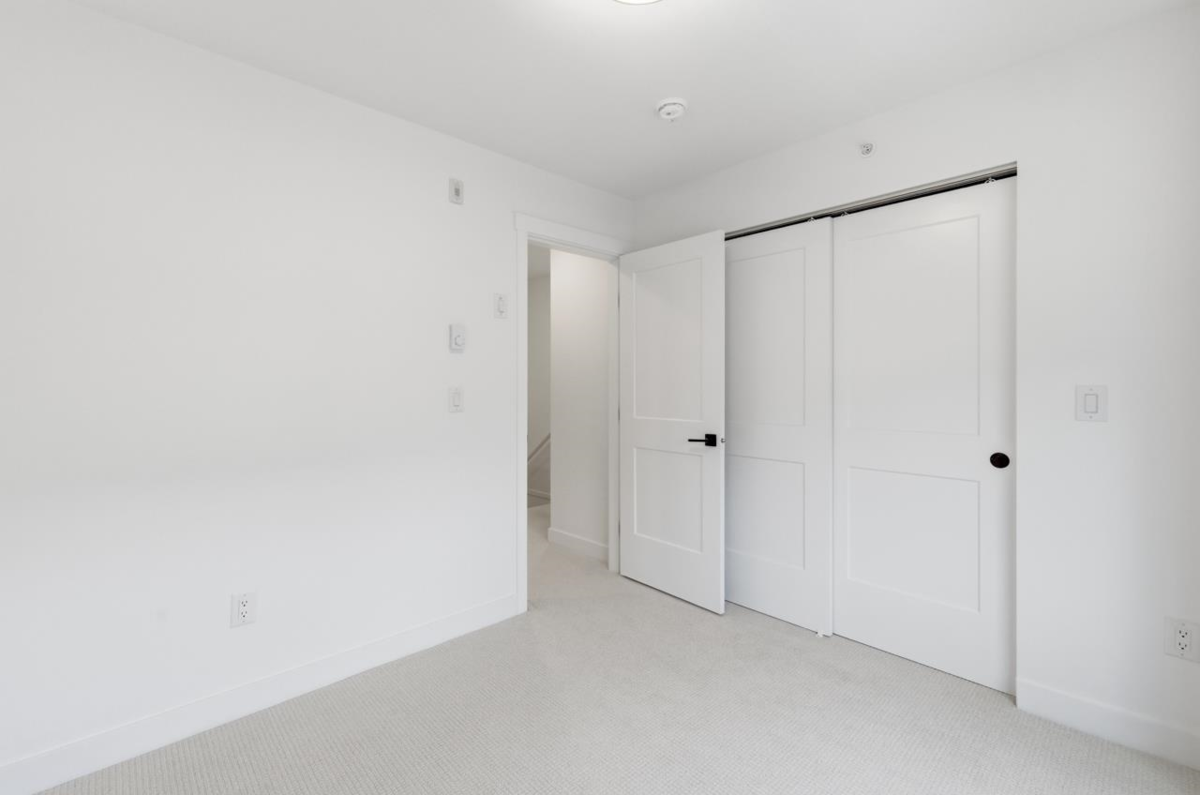 Hallway Photo of 261 720 Robinson Street, Coquitlam, BC