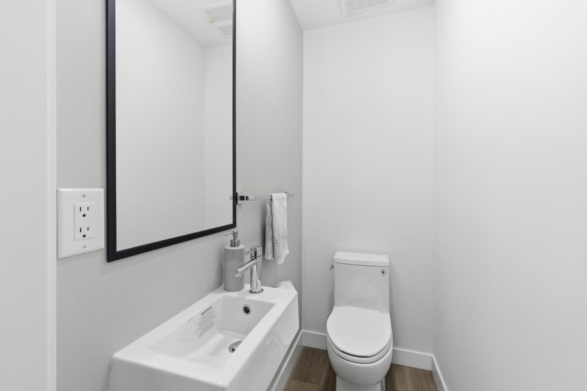 Powder Room Photo of 261 720 Robinson Street, Coquitlam, BC