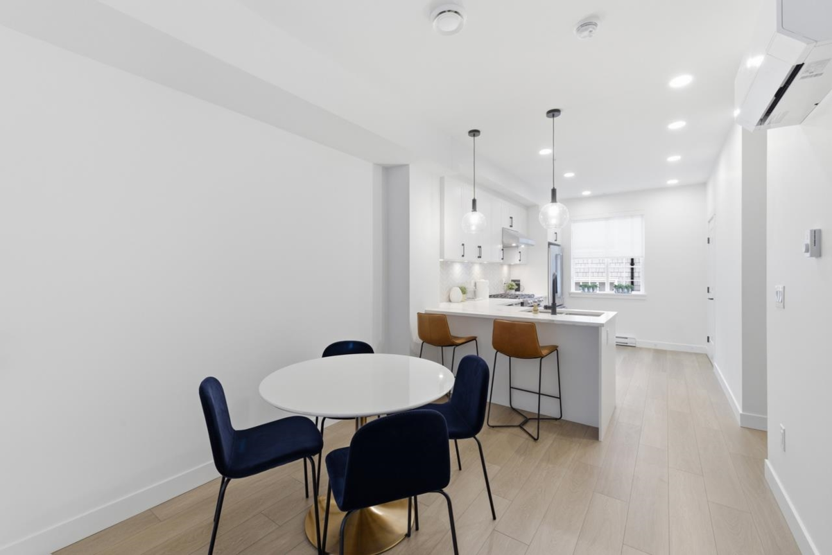 Walk-In Closet Photo of 261 720 Robinson Street, Coquitlam, BC