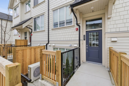 261 720 Robinson Street, Coquitlam, BC