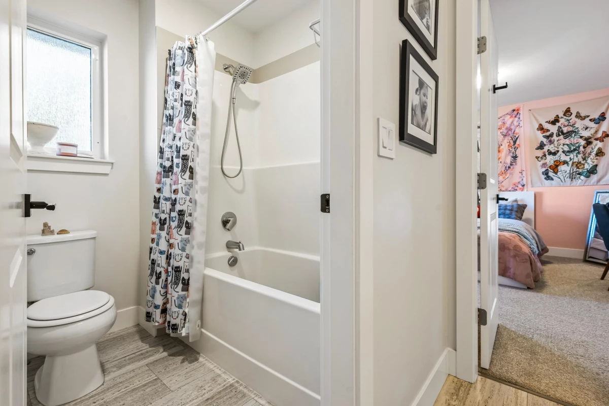 Outdoor Deck Photo of 5522 Maclachlan Place, Chilliwack, BC