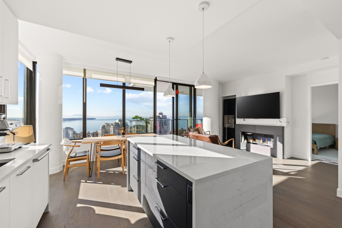 Breakfast Nook Photo of 2104 1588 Johnston Road, Surrey, BC