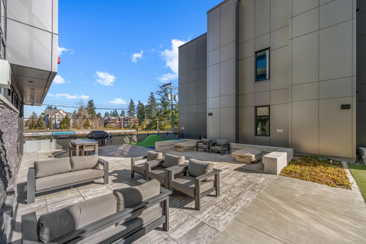 Swimming Pool Photo of 2104 1588 Johnston Road, Surrey, BC