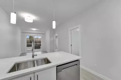 100 33886 Pine Street, Abbotsford, BC, Abbotsford — Apartment/Condo for sale