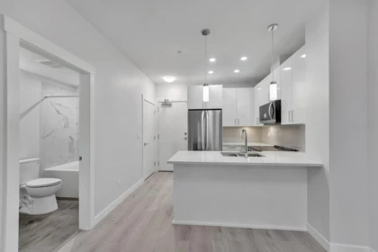 Kitchen Island Photo of 100 33886 Pine Street, Abbotsford, BC