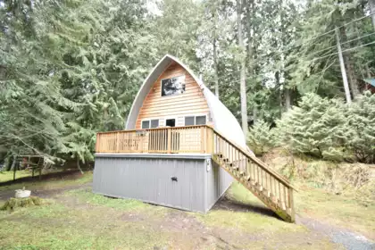 71666 Needle Narrows, Sunshine Valley, BC, Fraser Canyon — 2 bed single family residence for sale