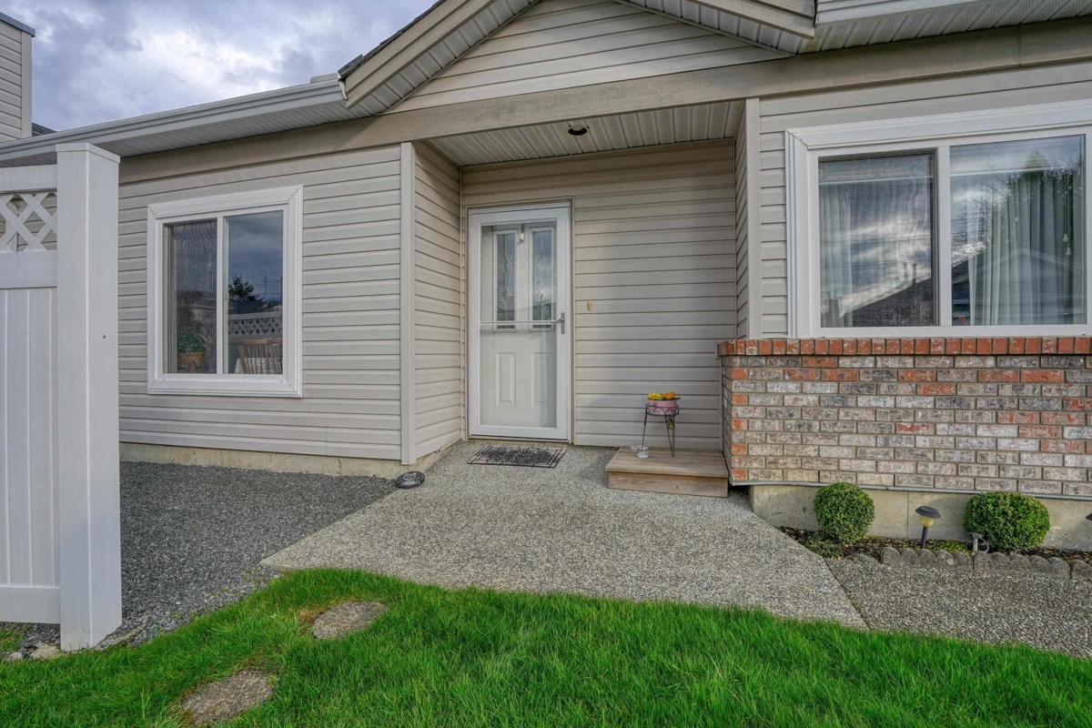 Living Room Photo of 213 8485 Young Road, Chilliwack, BC