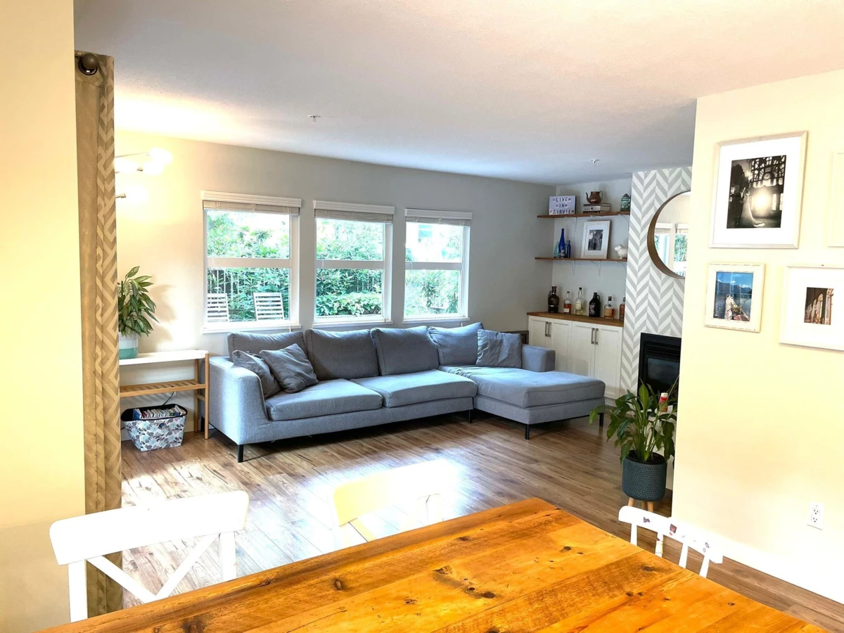 Dining Area Photo of 102 3008 Willow Street, Vancouver, BC