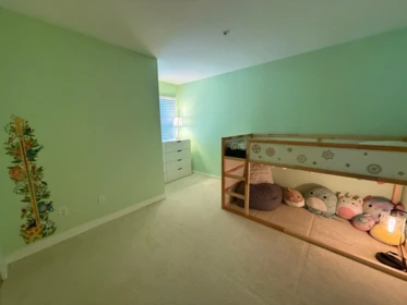Basement Recreation Room Photo of 102 3008 Willow Street, Vancouver, BC
