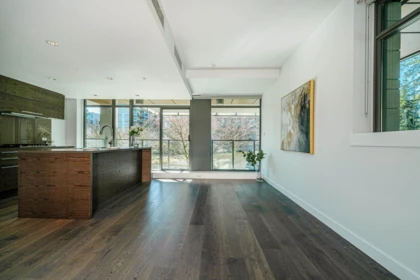 203 5782 Berton Avenue, Vancouver, BC, Vancouver — Apartment/Condo for sale