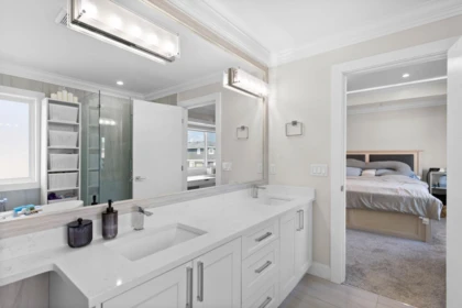 Laundry Room Photo of 8394 Mctaggart Street, Mission, BC