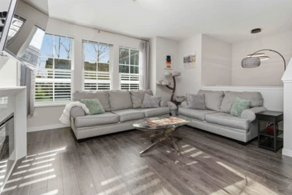 Kitchen Island Photo of 88 5551 Admiral Way, Ladner, BC