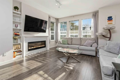 Kitchen Photo of 88 5551 Admiral Way, Ladner, BC