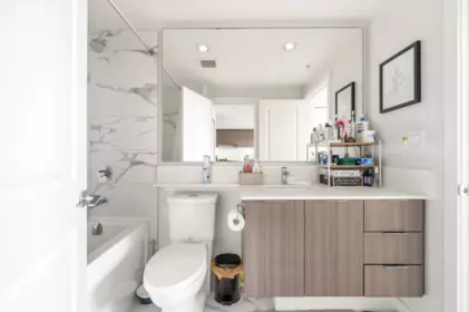 Walk-In Closet Photo of 803 2388 Madison Avenue, Burnaby, BC