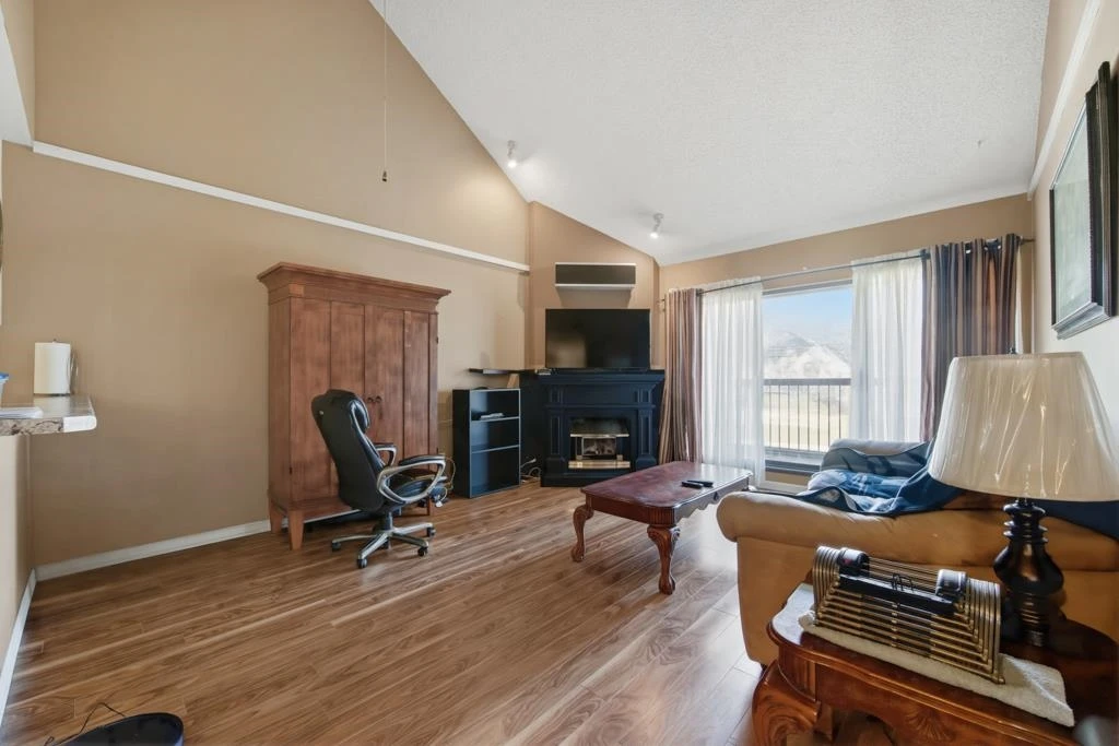 Living Room Photo of 203 45875 Cheam Avenue, Chilliwack, BC