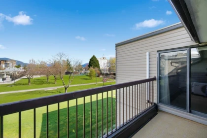 Entry Foyer Photo of 203 45875 Cheam Avenue, Chilliwack, BC