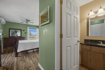 Guest Bathroom Photo of 203 45875 Cheam Avenue, Chilliwack, BC