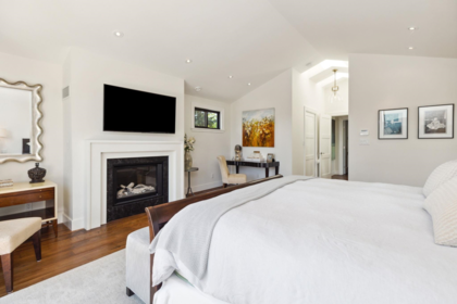 Loft / Bonus Room Photo of 939 Friar Crescent, North Vancouver, BC